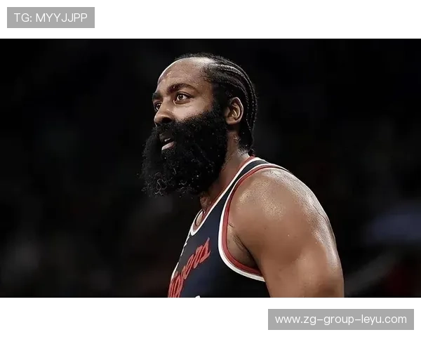 哈登吸引防守，空位开始出现