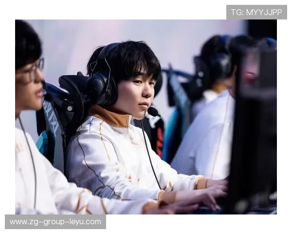 LPL春季赛中单闪电击杀成为转折点，战局瞬息万变